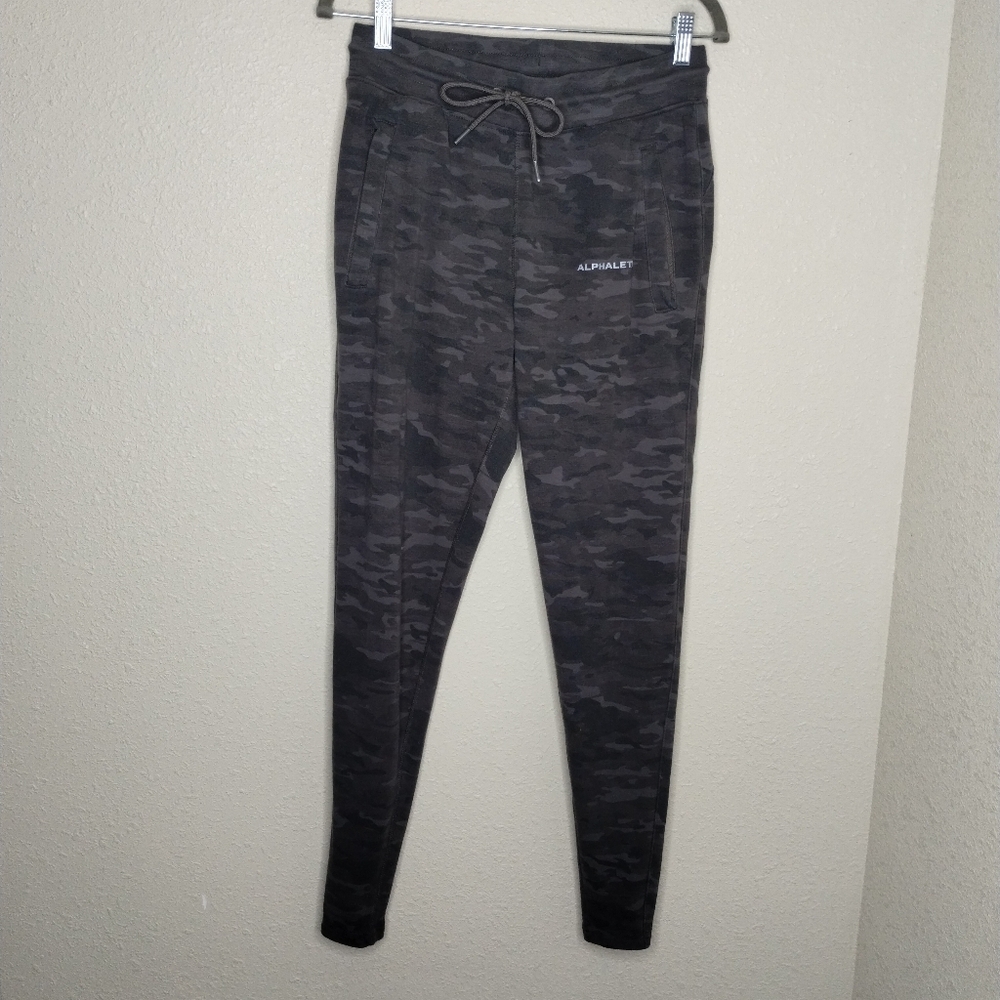 ALPHALETE Gray Camo Joggers Women's Size Medium
